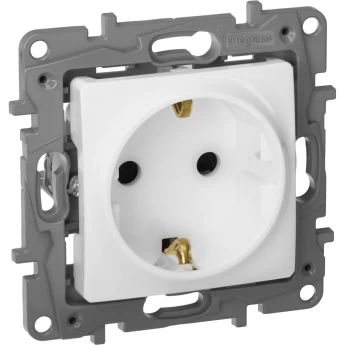 Розетка LEGRAND 2К+З со шторками немецкий стандарт 16 А 250 В Etika белый